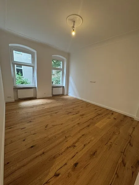 Singles & Paare aufgepasst ! sanierte Wohnung direkt am Viktoriapark! — photo 1